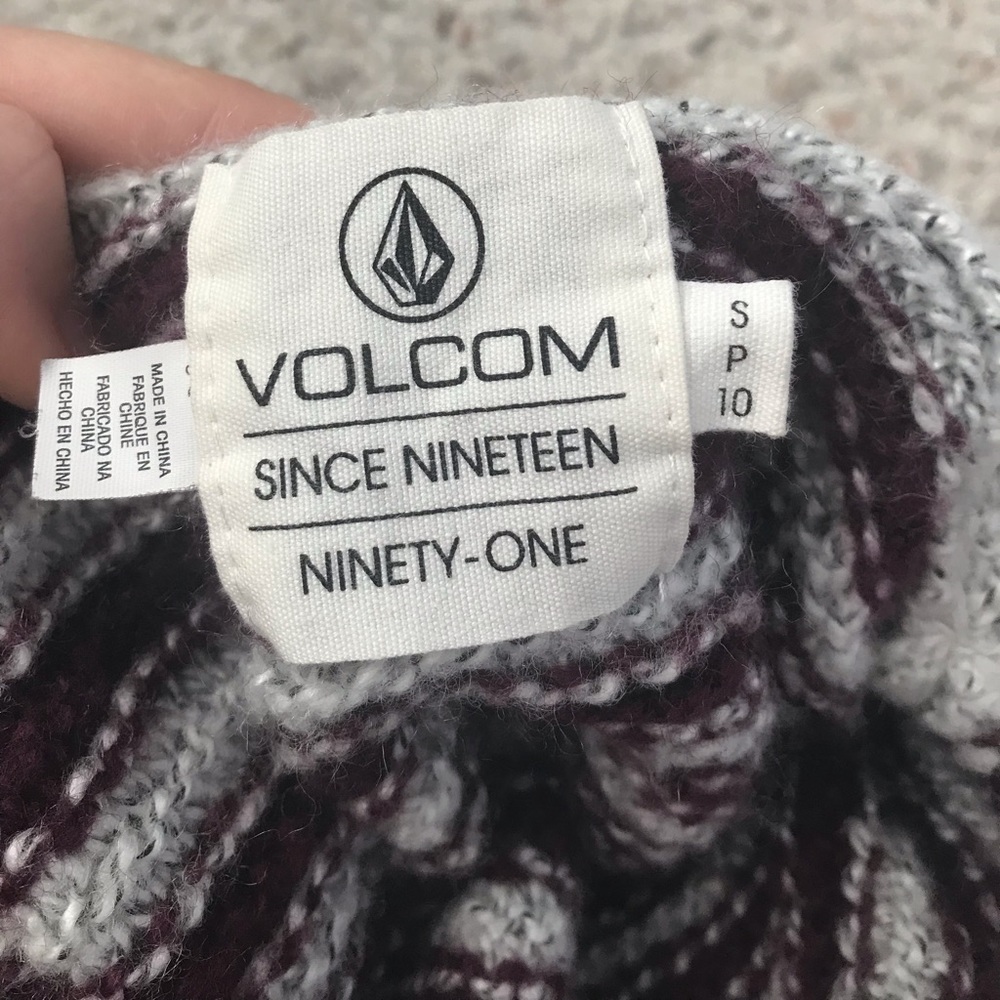 ⚡️⚡️Volcom Cropped Sweater - Picture 3 of 3